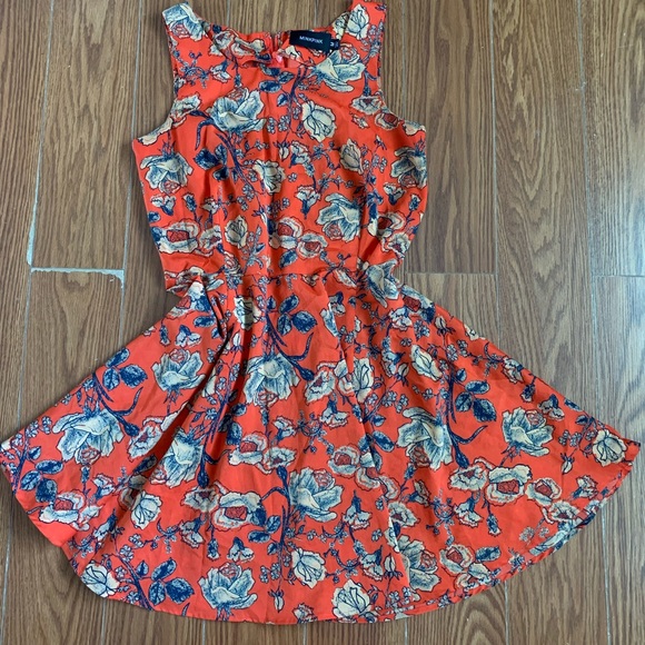 MINKPINK floral dress - Picture 2 of 7